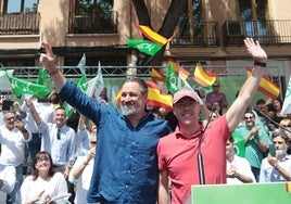 Santiago Abascal y Jorge Buxadé, al inicio del acto.