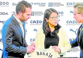 Rubén Baraja, Layhoon y Miguel Ángel Corona, en la presentación del vallisoletano.