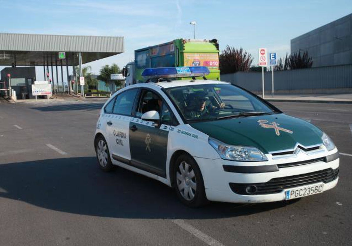 Un coche patrulla de la Guardia Civil en una imagen de archivo.