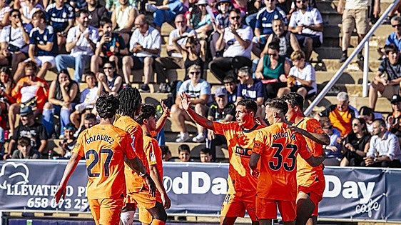 Baraja premia al futuro de Paterna con el nuevo Valencia ya en creación