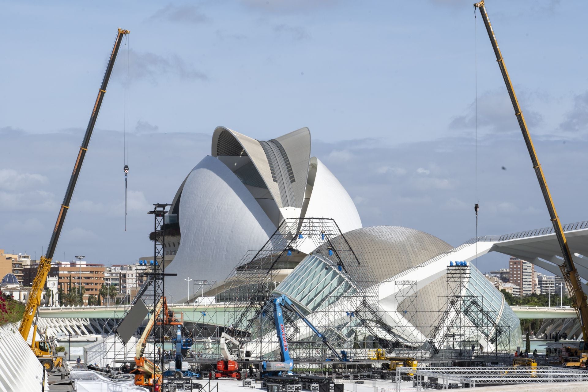 El &#039;festivalódromo&#039; de Valencia comienza su montaje