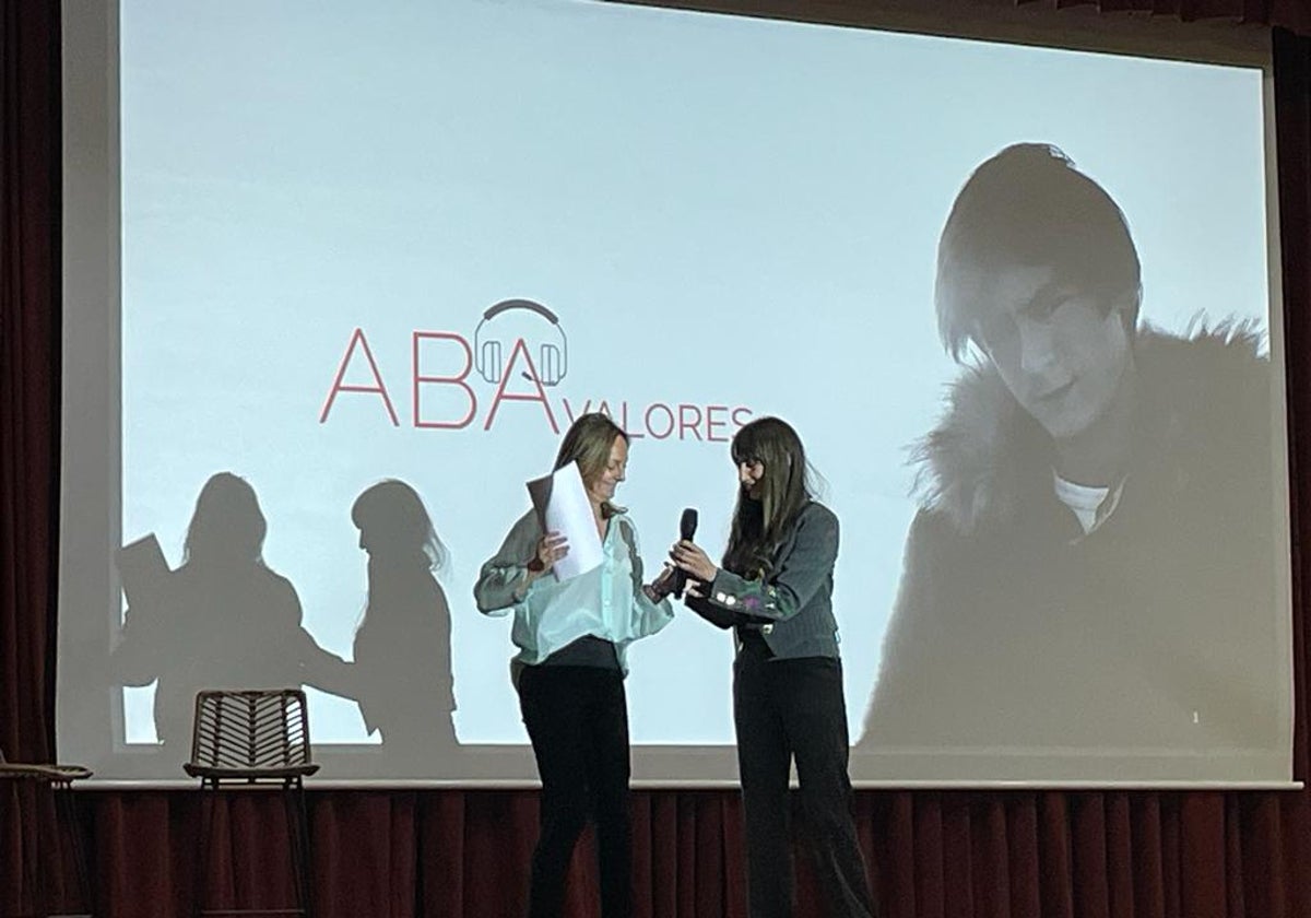 Blanca Aznar y la gimnasta Almudena Cid, en el acto celebrado el año pasado.