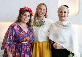 Laura Fitera con sus dos hijas, Gadea y Tana.