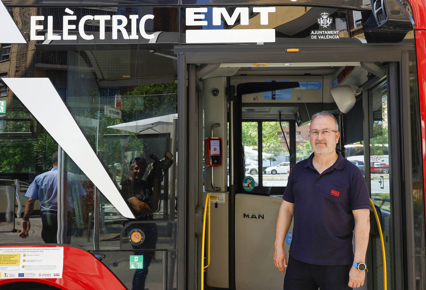 Antonio Rodríguez, el conductor valenciano de la EMT que ha asistido al parto a una pasajera