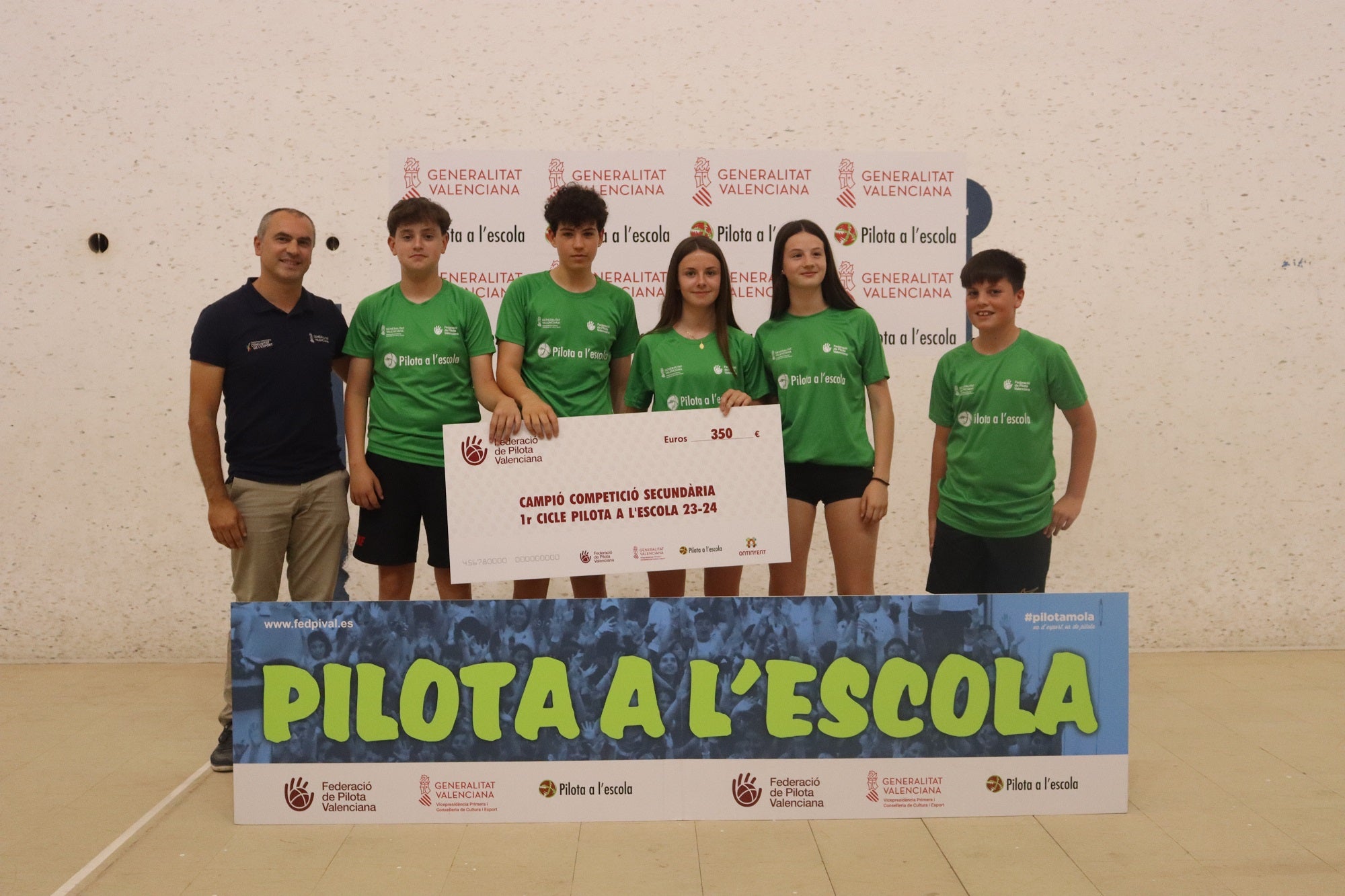 El equipo del IES Lluís Simarro de Xàtiva ganador.