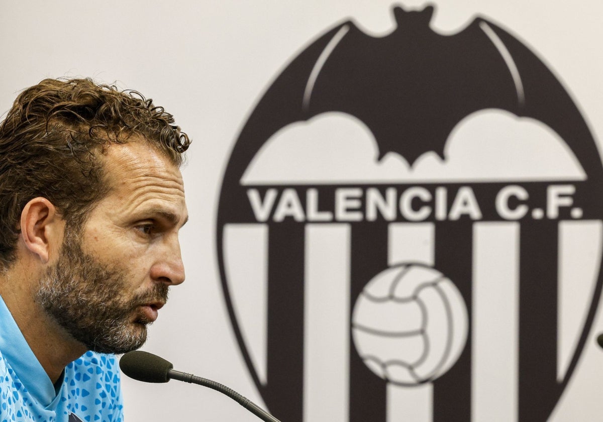 Rubén Baraja, durante su última rueda de prensa en Paterna.