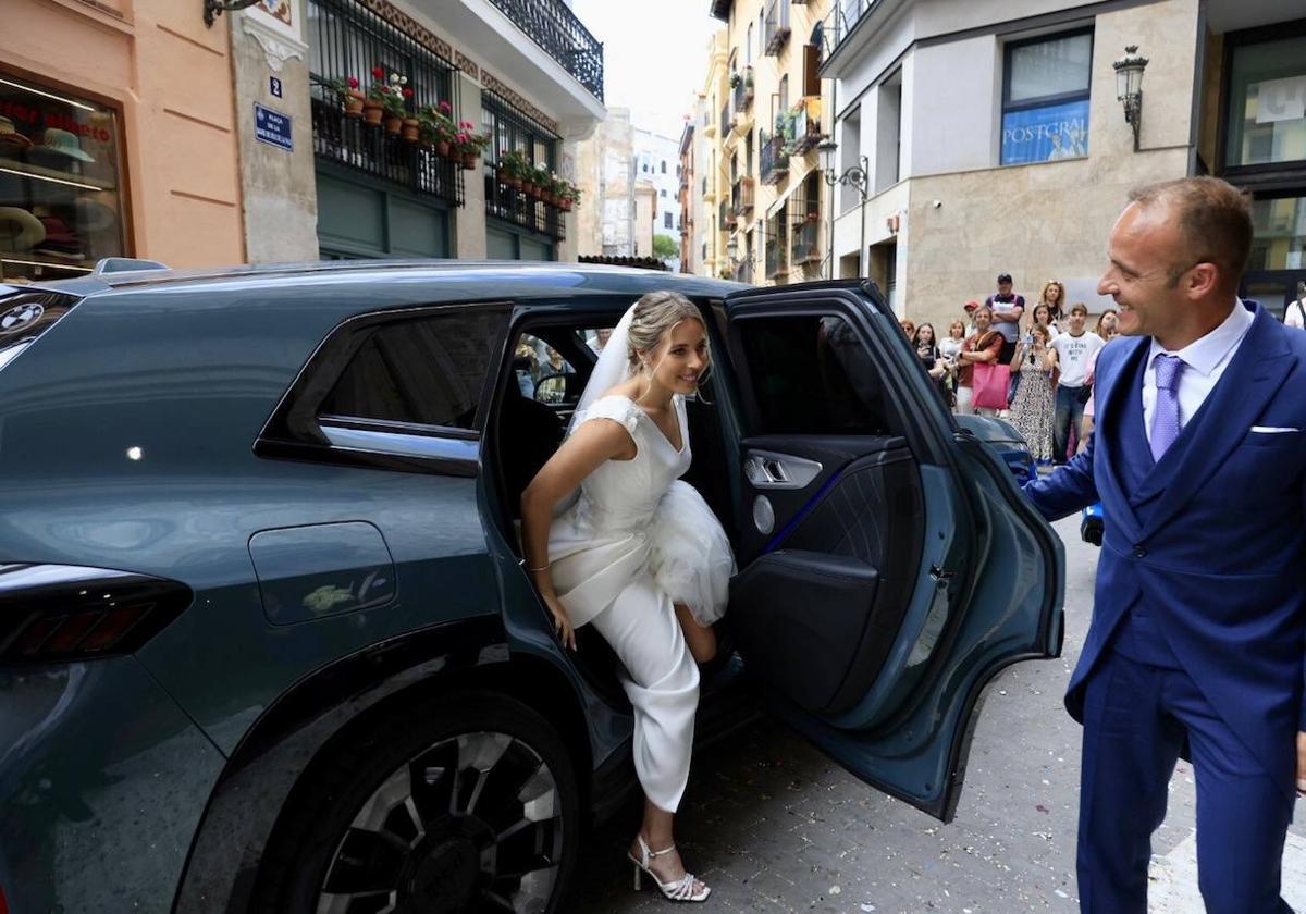 Nerea Martí, a su llegada a la iglesia de Santa Catalina.