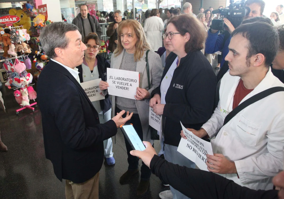 La UGT pide que los trabajadores de laboratorio del Hospital de Dénia sean reemplazados por Sanidad.