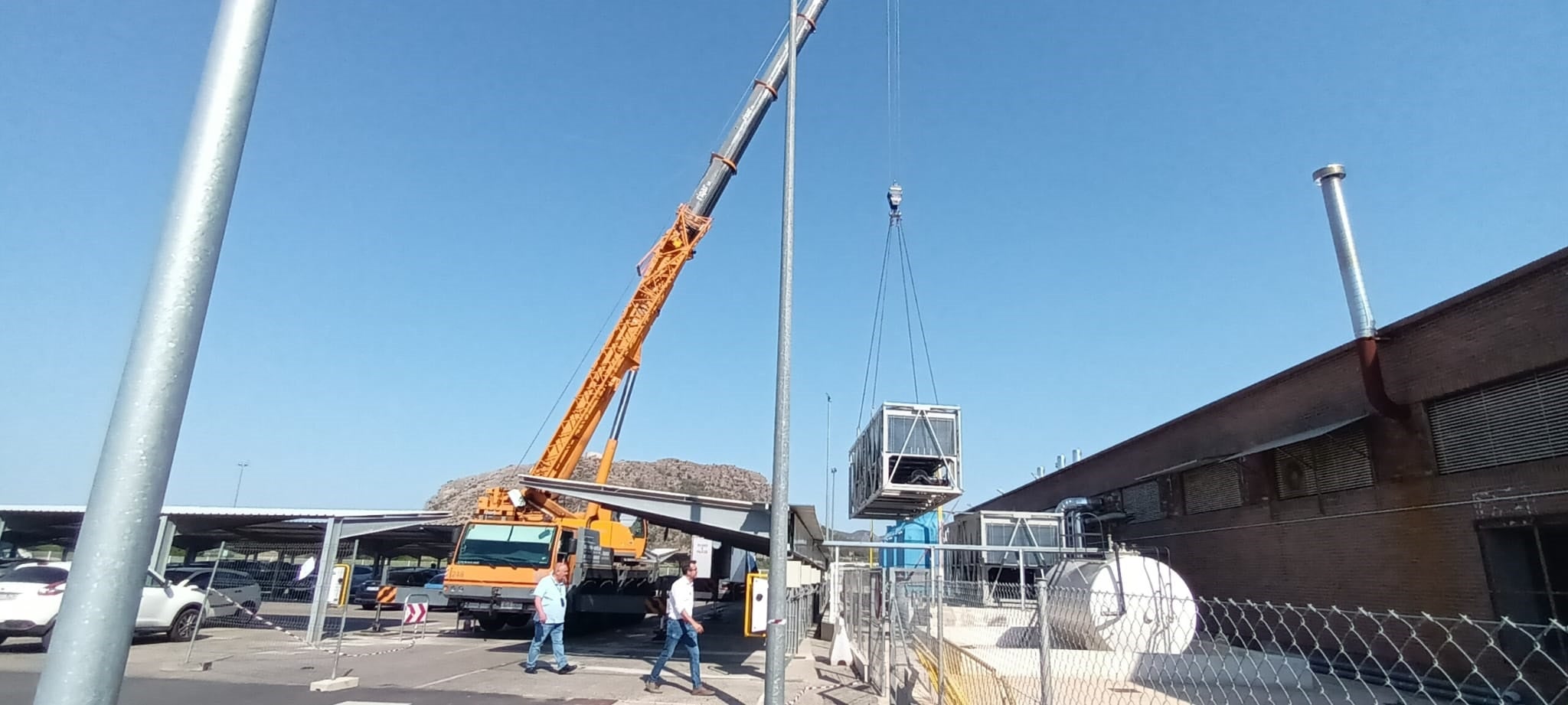 Momento de la instalación de los nuevos equipos.