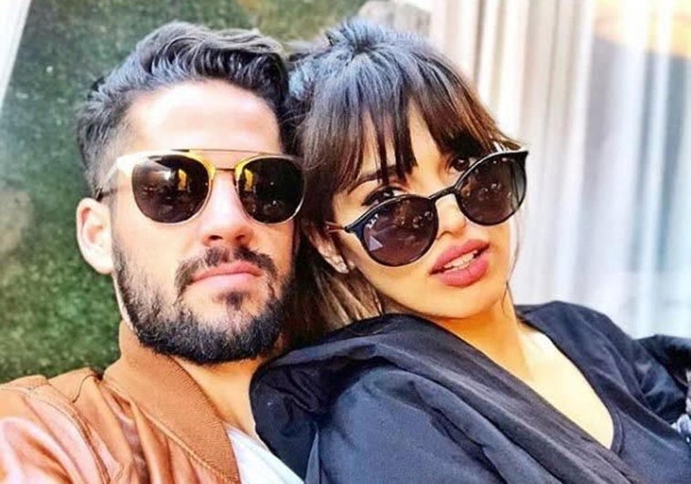 Las imagénes de la boda secreta de Isco con Sara Sálamo: con muletas y un peinado con trenzas