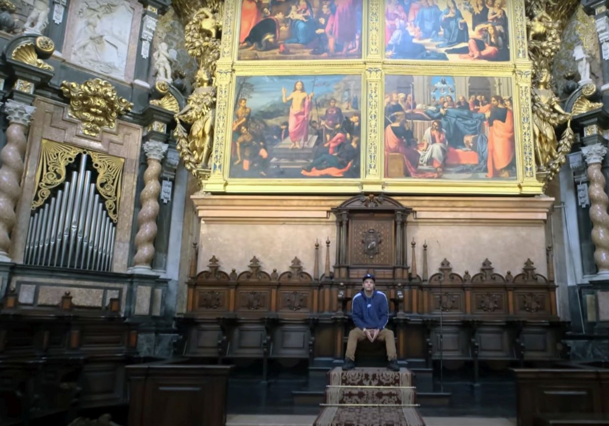 Un rapero valenciano se cuela en la Catedral para grabar un videoclip