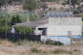 La parcela donde hallaron los tres cadáveres.