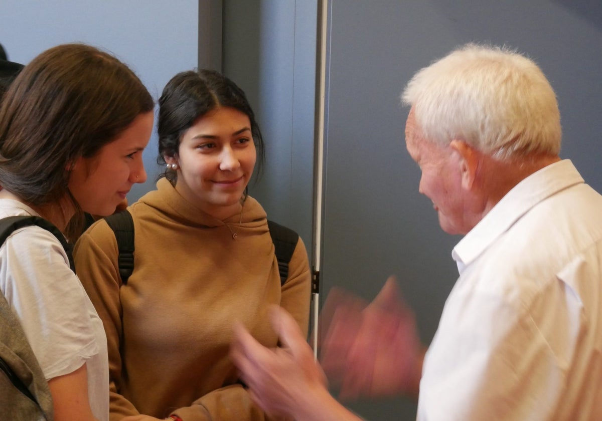 Profesores por un día: un puente entre generaciones que transforma vidas