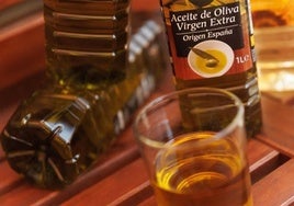 Botellas de aceite de oliva.