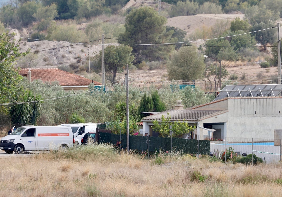 La parcela donde hallaron los tres cadáveres.