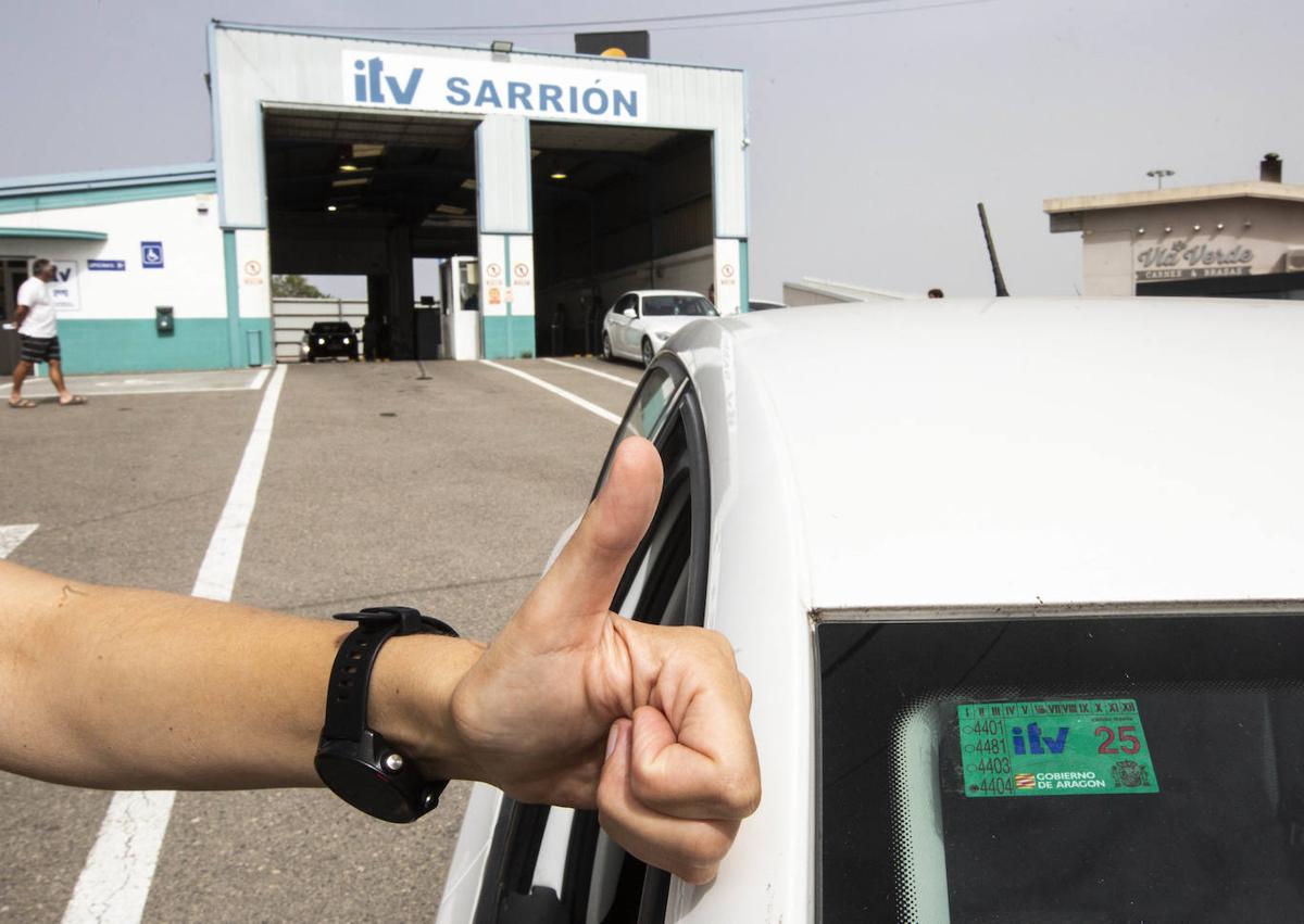 Imagen secundaria 1 - Los valencianos invaden Sarrión para pasar la ITV