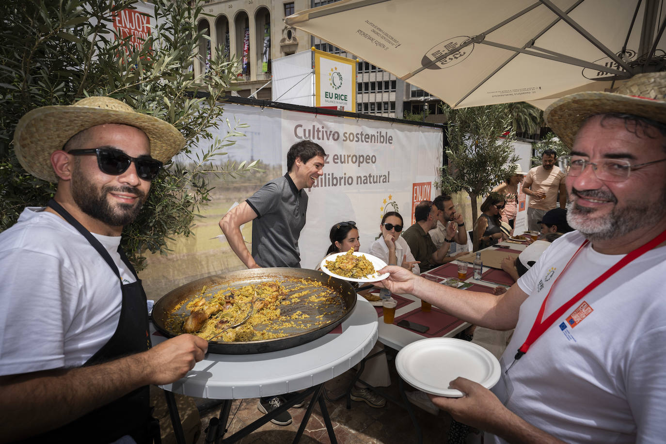 Fotos del festival Tastarros en la plaza del Ayuntamiento de Valencia