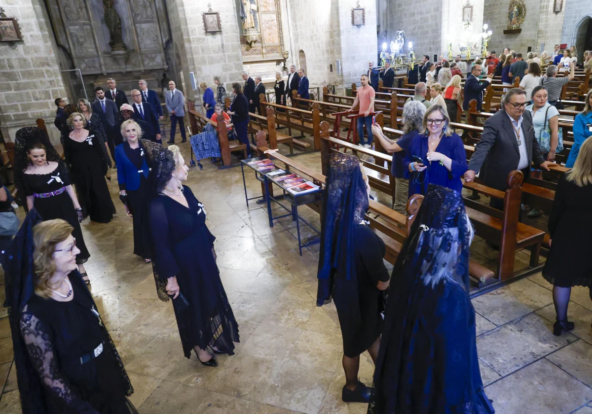 La lluvia impide celebrar en el centro de Valencia la procesión de la Fiesta de los Niños de la calle San Vicente