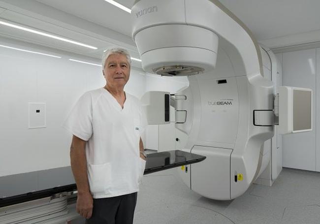 Dr. Leoncio Arribas, jefe del servicio de Oncología Radioterápica del IVO