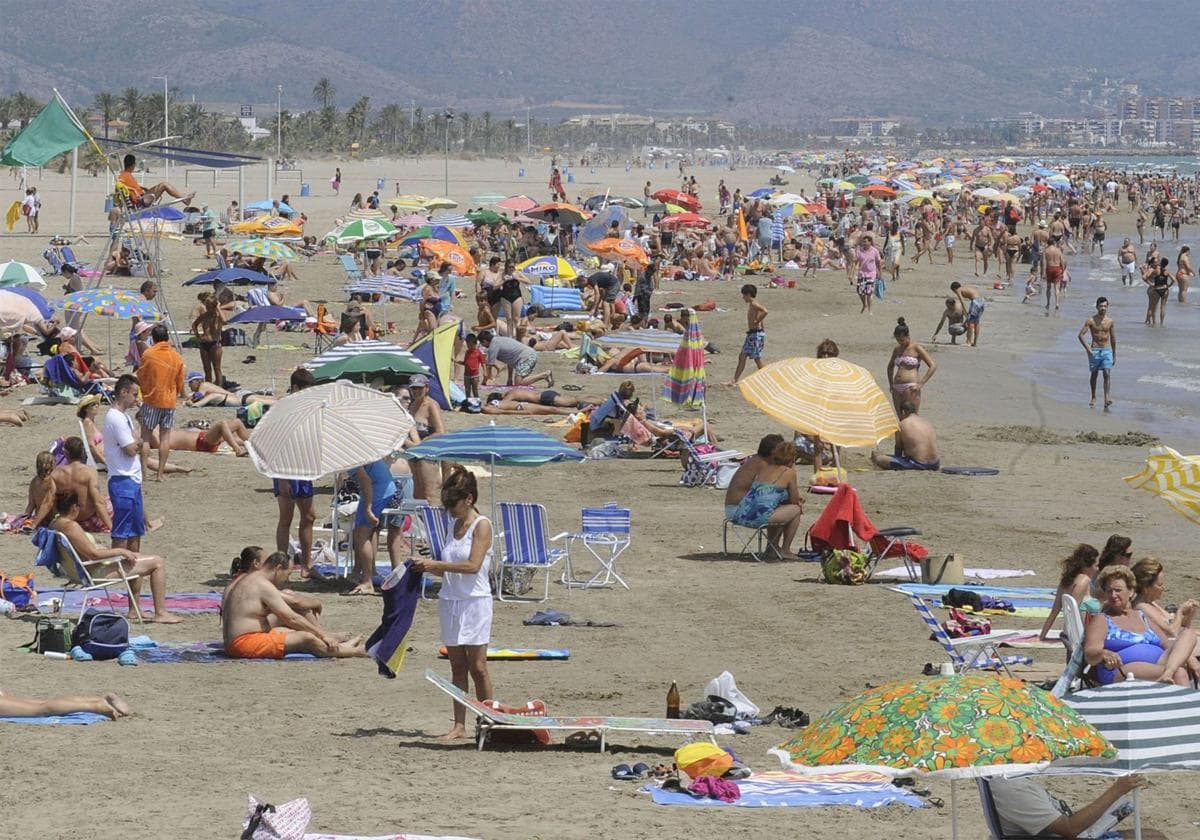 Las playas de Castellón acogerán dos nuevos parques acuáticos durante el verano