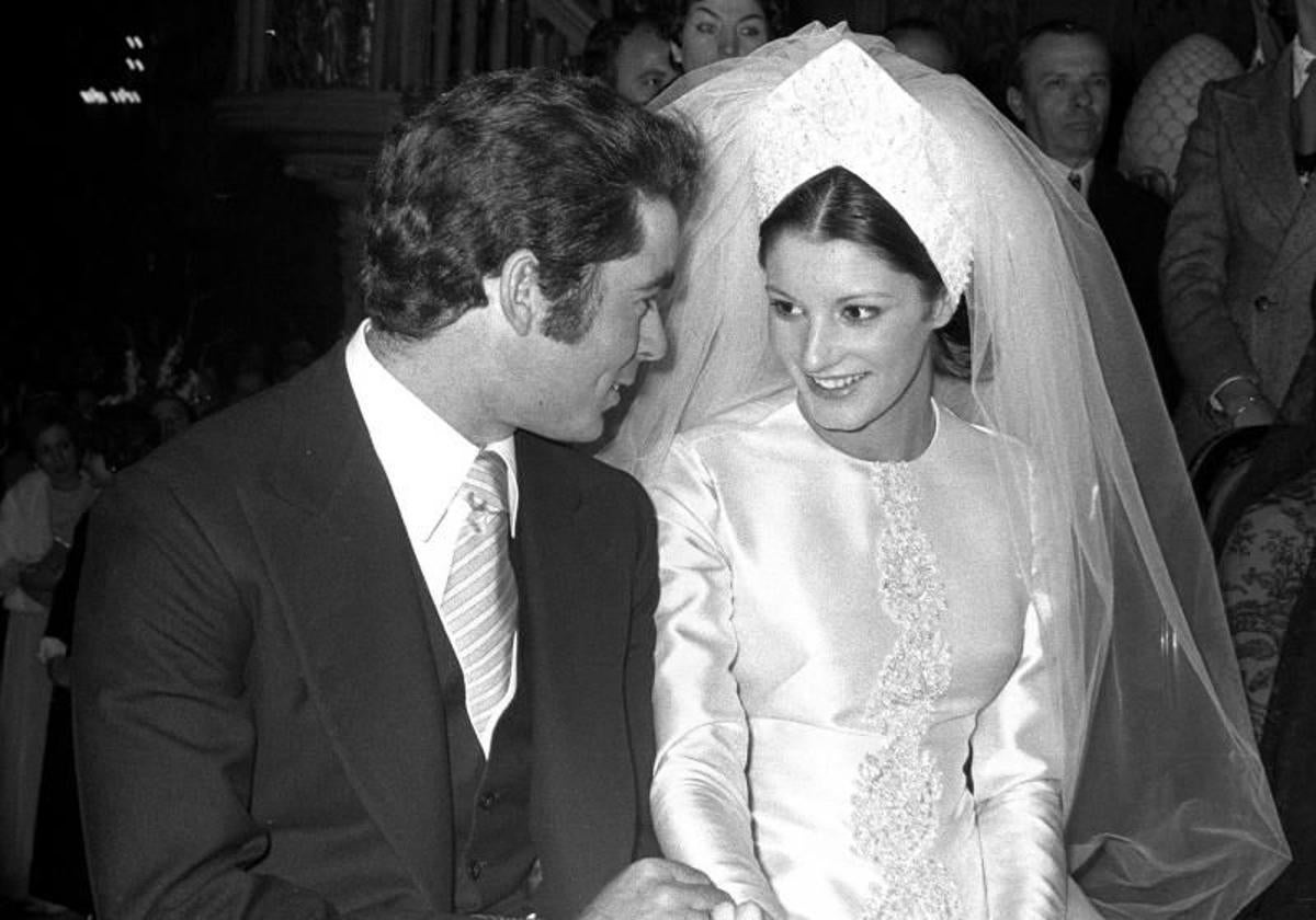 Carmina y Francisco Rivera, «Paquirri», durante su boda.