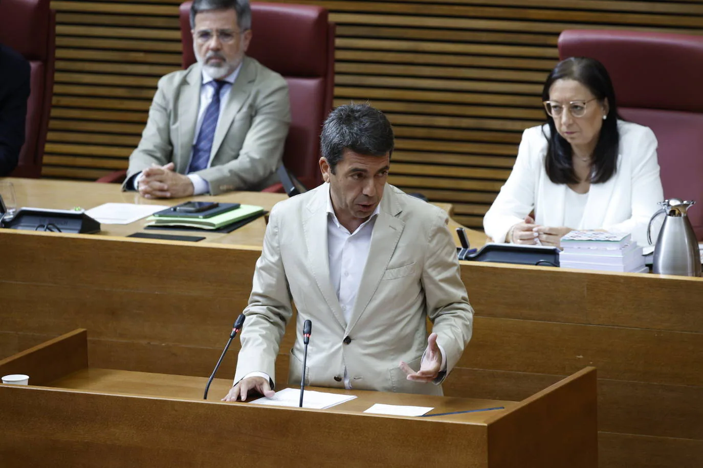 La sesión de control a Mazón en Les Corts, en imágenes