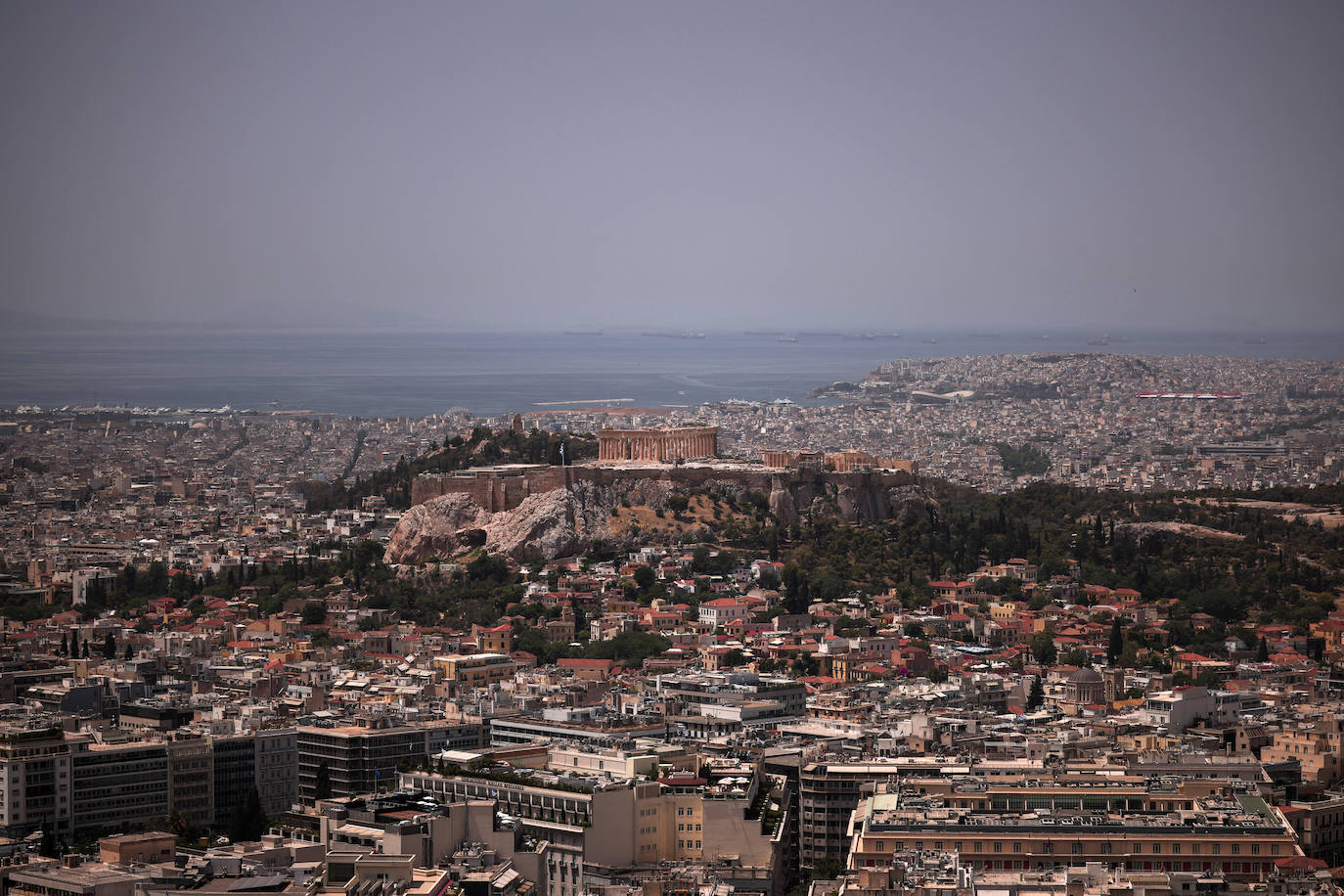 Fotos: la primera ola de calor del verano invade Grecia