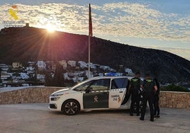 Imagen de archivo de agentes de la Benemérita en Moraira.