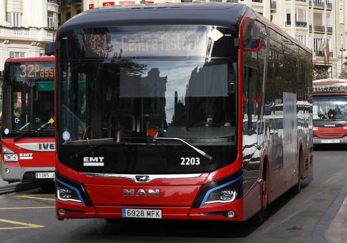 Un autobús eléctrico de la EMT.