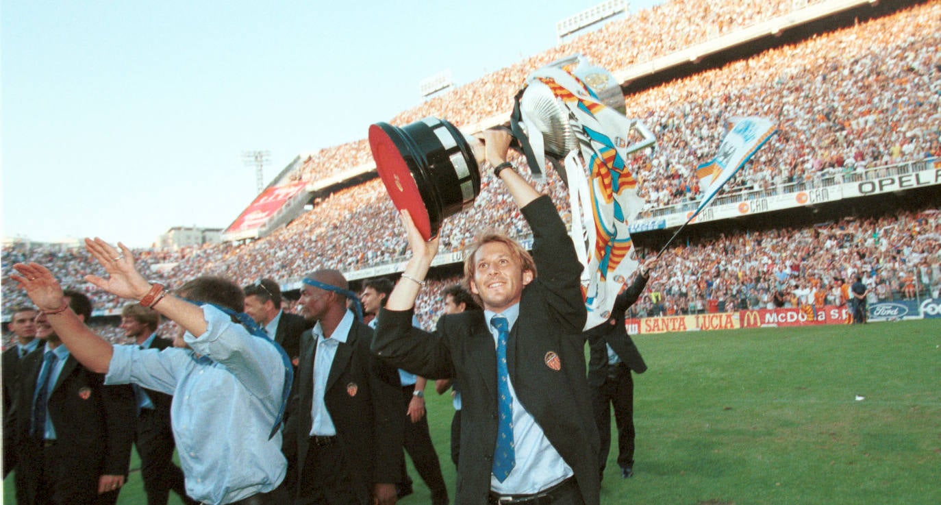 Así fue la celebración del Valencia en 1999