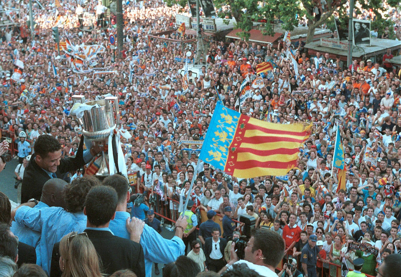 Así fue la celebración del Valencia en 1999