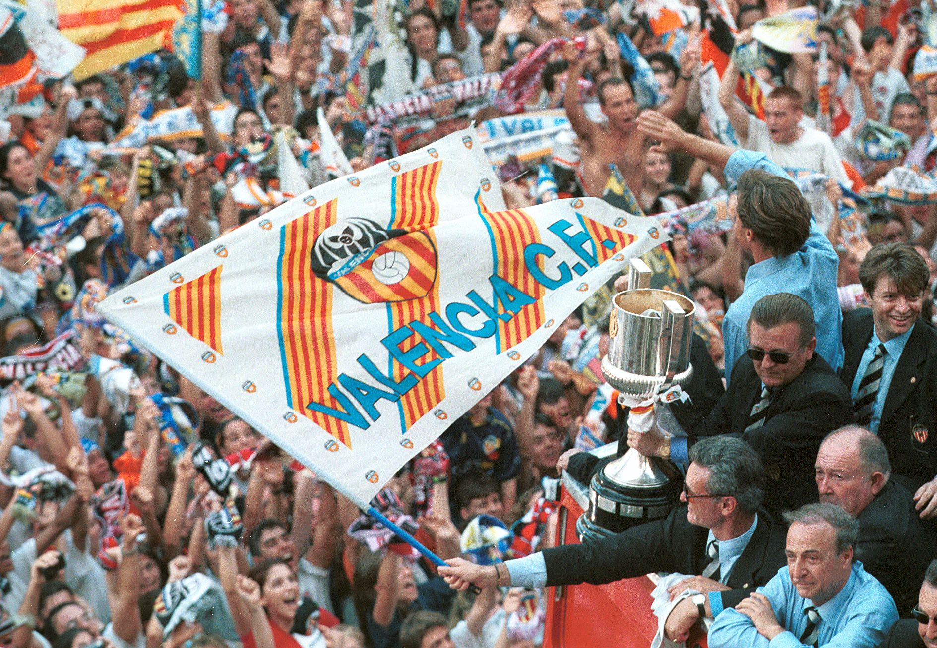 Así fue la celebración del Valencia en 1999