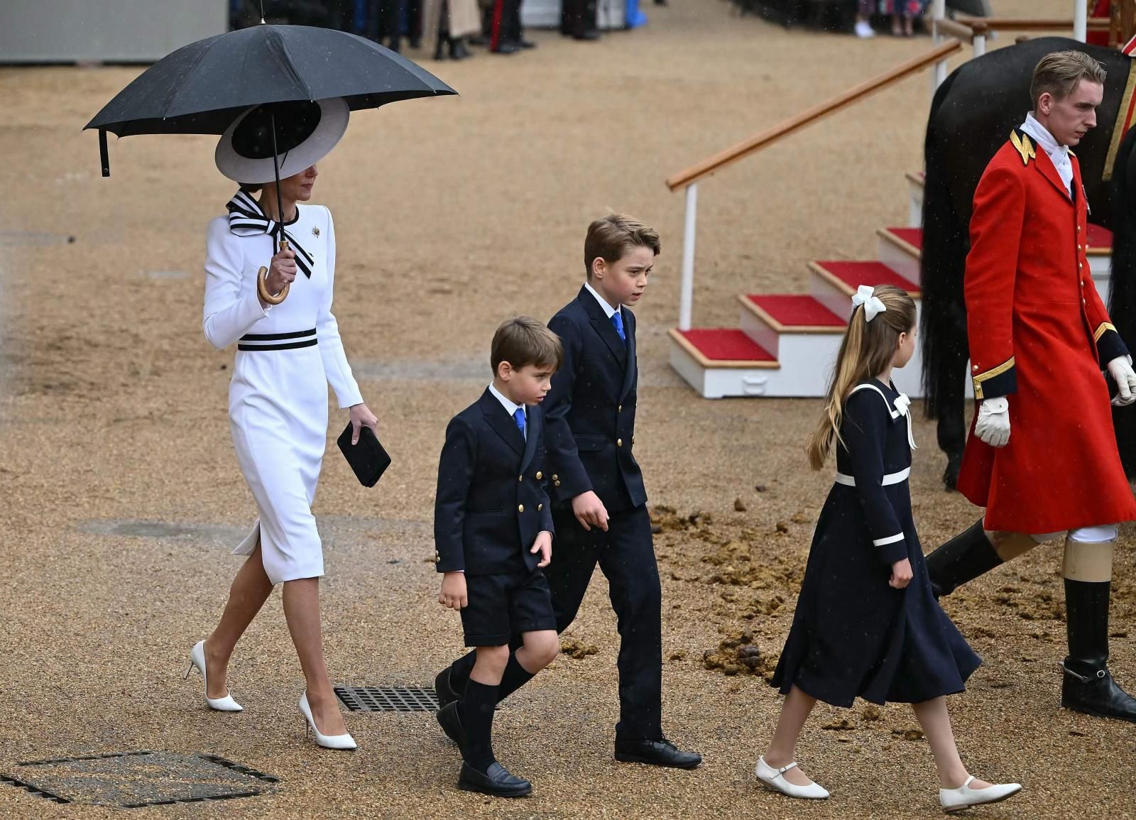 Kate Middleton reaparece en el Trooping the Colour