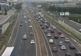 Atascos en la Pista de Silla este lunes