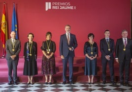 El Rey con los premiados del año pasado.