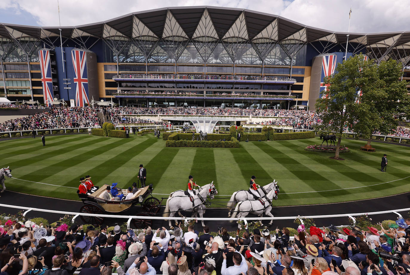 Las carreras de Royal Ascot vuelven a reunir a la élite inglesa y a sus tocados