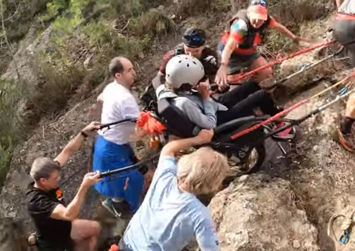 Imagen secundaria 1 - Águeda y el reto de ser la primera persona dependiente en hacer cumbre en el Toubkal marroquí