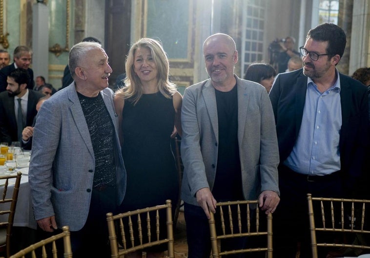 Pepe Álvarez, junto a Yolanda Díaz, Unai Sordo y Pérez Rey, en un desayuno informativo.