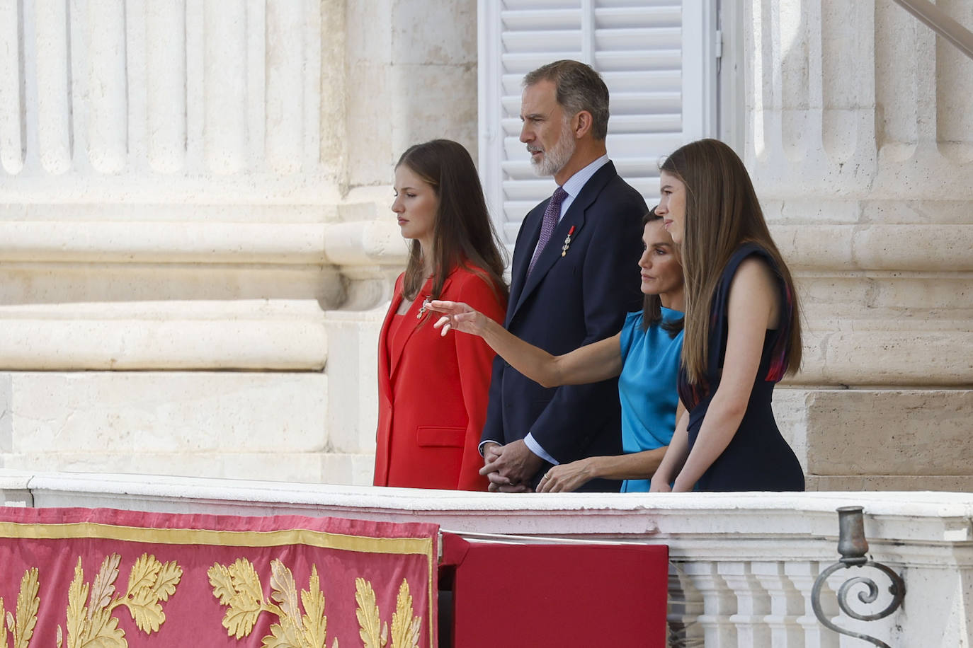 El saludo de la Familia Real desde el balcón del Palacio Real