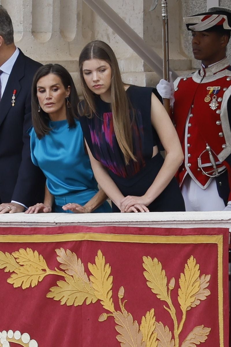 El saludo de la Familia Real desde el balcón del Palacio Real