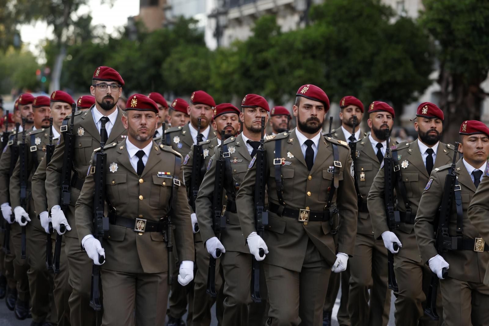 Solemne arriada de bandera en Valencia por el décimo aniversario de la proclamación de Felipe IV como Rey