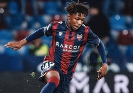 Buba Sangare, durante un partido con el Levante.