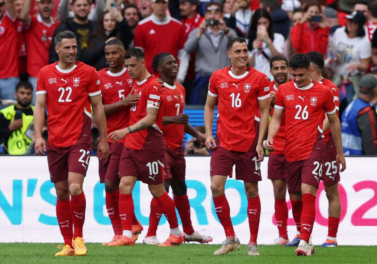 Los jugadores suizos en el primer partido de esta Eurocopa.