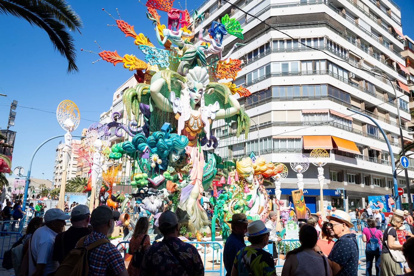 Un paseo por las Hogueras de Alicante 2024