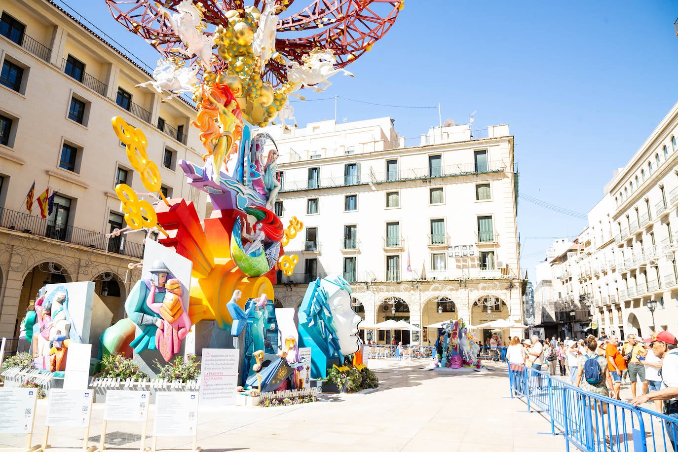 Un paseo por las Hogueras de Alicante 2024