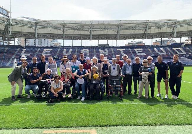 Ballesol Valencia en el estadio del Levante UD