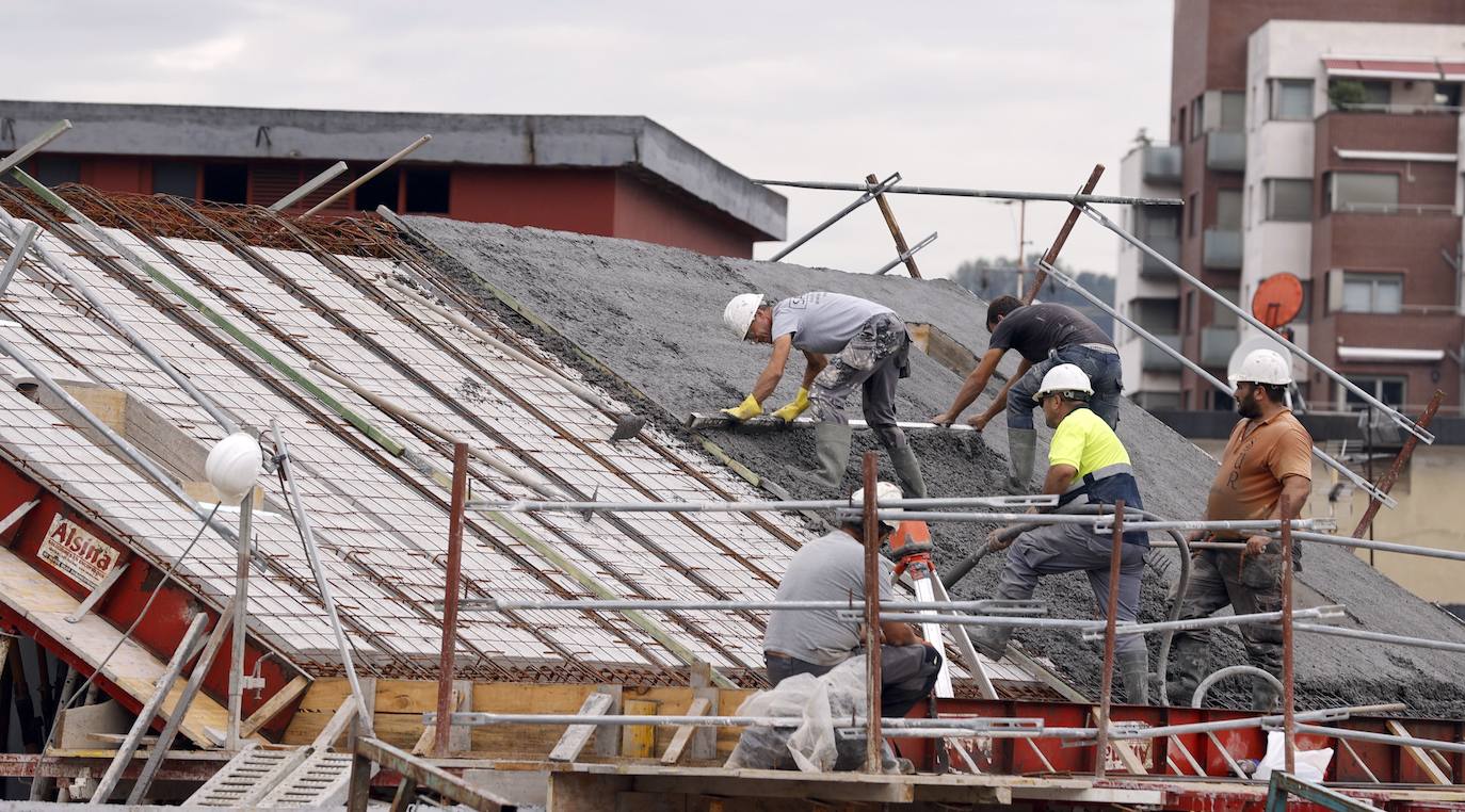 Trabajadores en una obra.