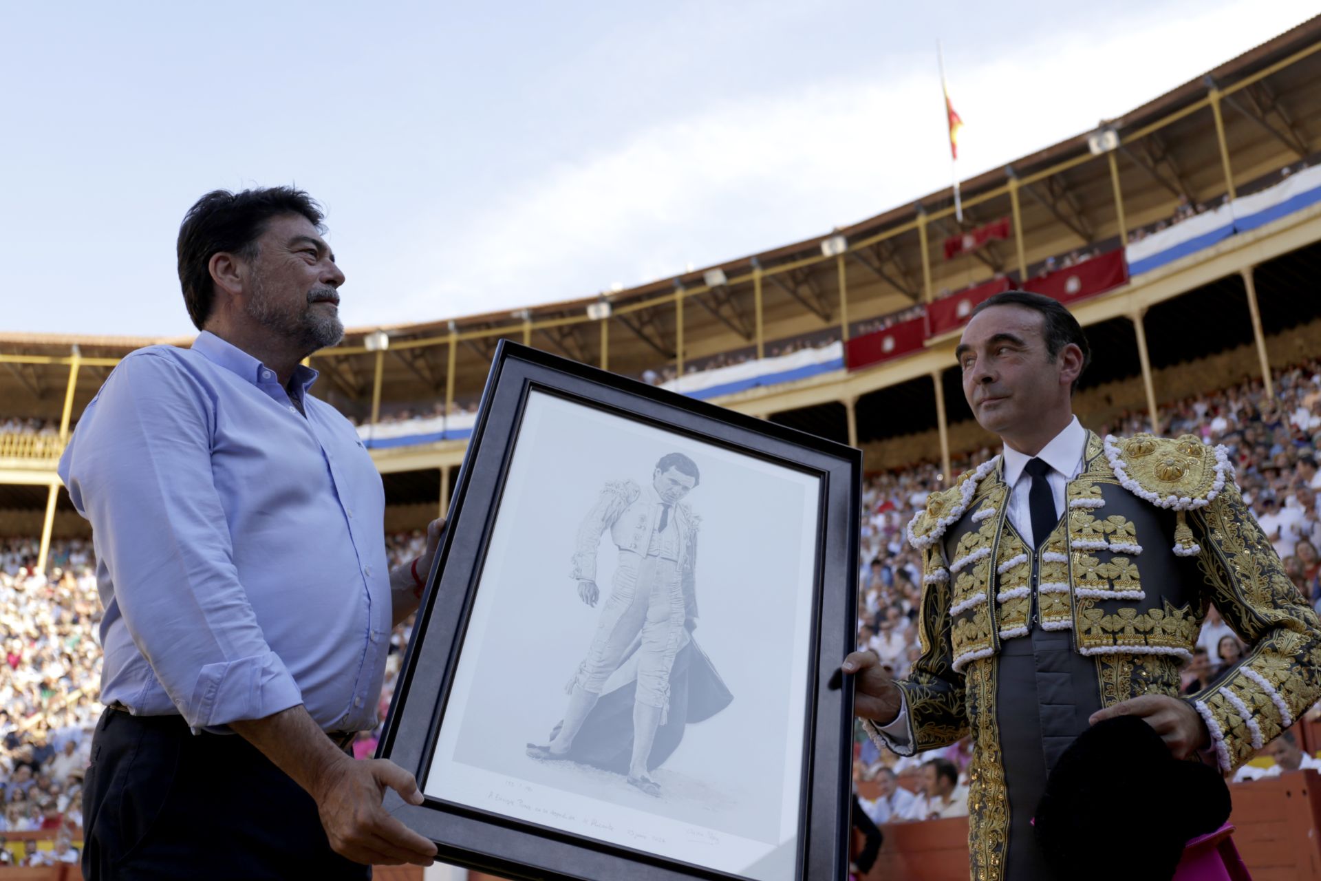 Imagen secundaria 2 - Ponce, en la corrida de este domingo en Alicante.