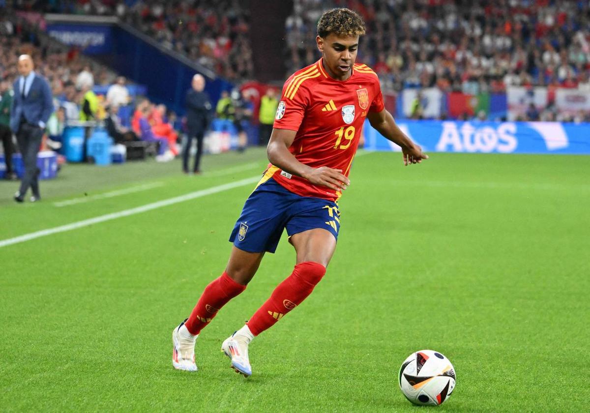 Lamine Yamal, durante un partido en la Eurocopa.