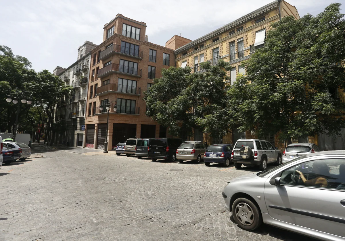 El Ayuntamiento tiene previsto renovar un edificio en Carmen utilizando materiales de construcción que tengan un impacto mínimo en el medio ambiente en términos de emisiones de carbono.